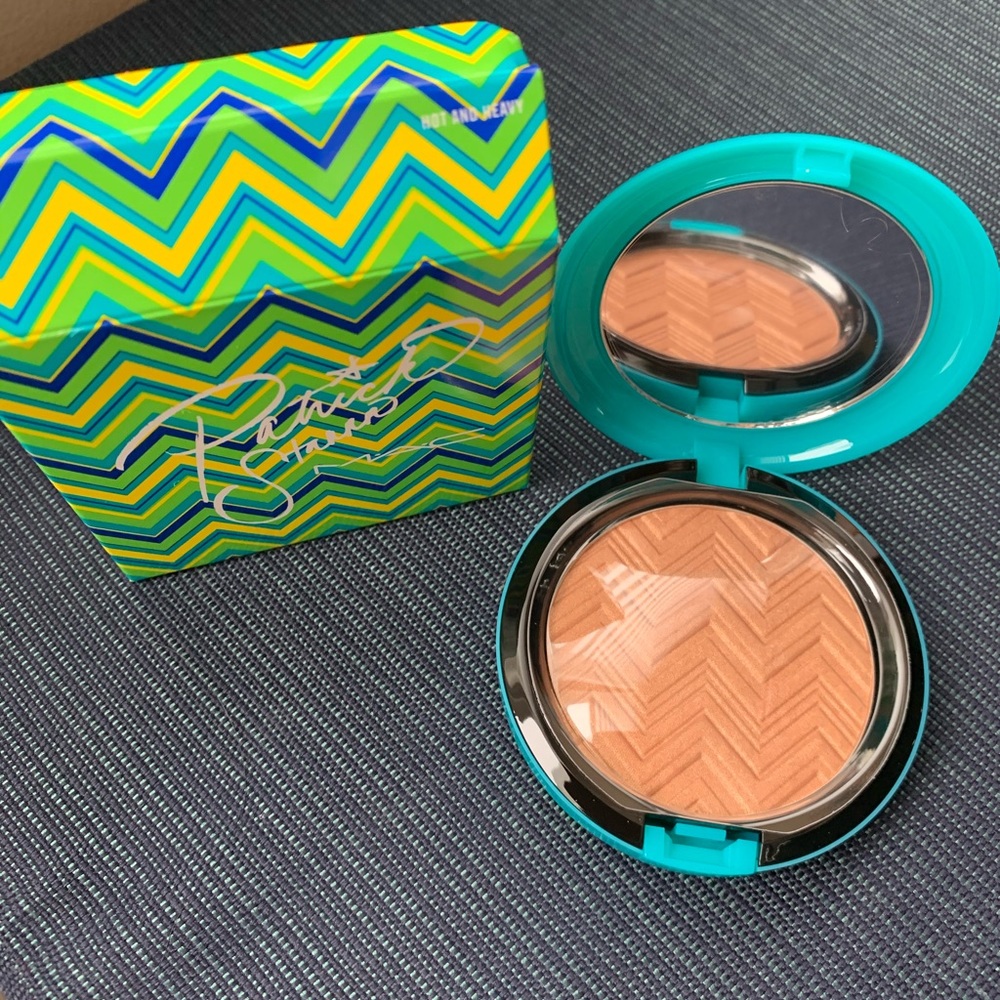 Mac limited edition Patrick Starr face powder